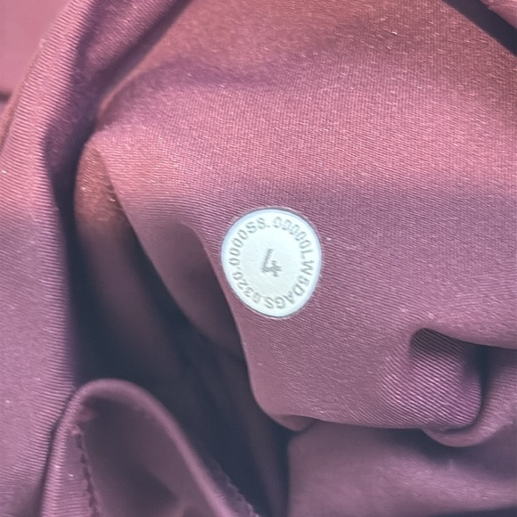 Lululemon Fast Free High Rise Tight 24” Logo Reflective Size 4 Cassis - Picture 7 of 7